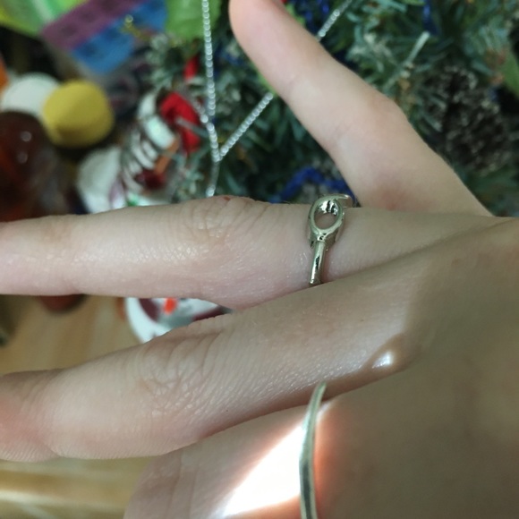 One left!! πSterling silver infinity ring - Picture 5 of 6